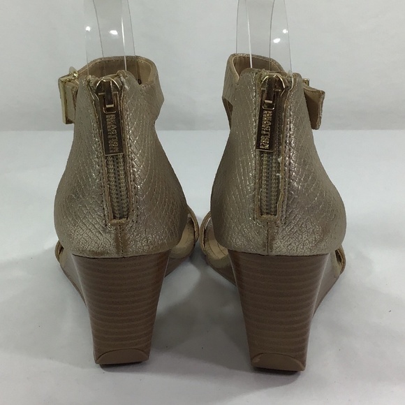 Kenneth Cole Reaction Gold Ava Brave Sandals - Picture 7 of 12